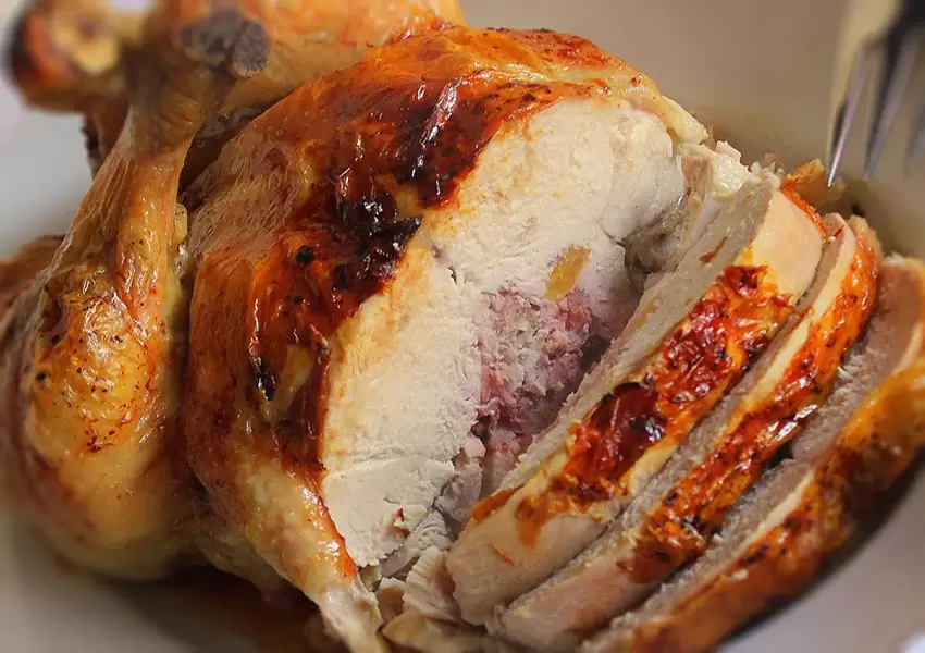 Pollo relleno de carne