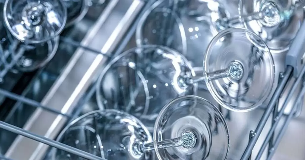 mantener cristaleria brillante en hosteleria